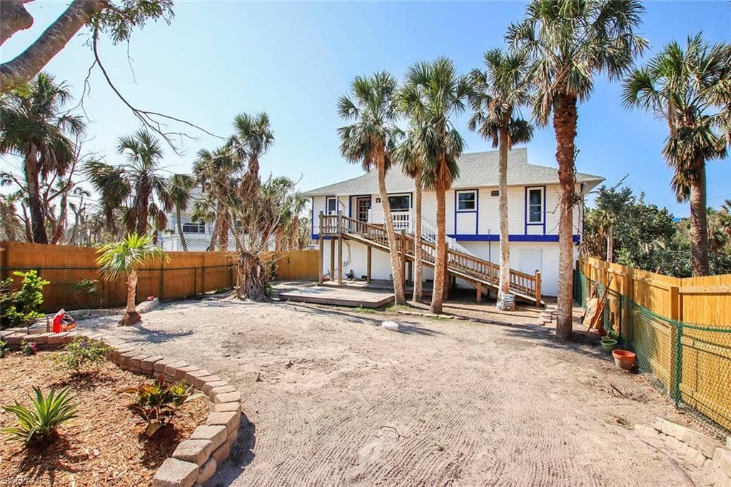 9210 Dimmick DR SANIBEL, FL 33957