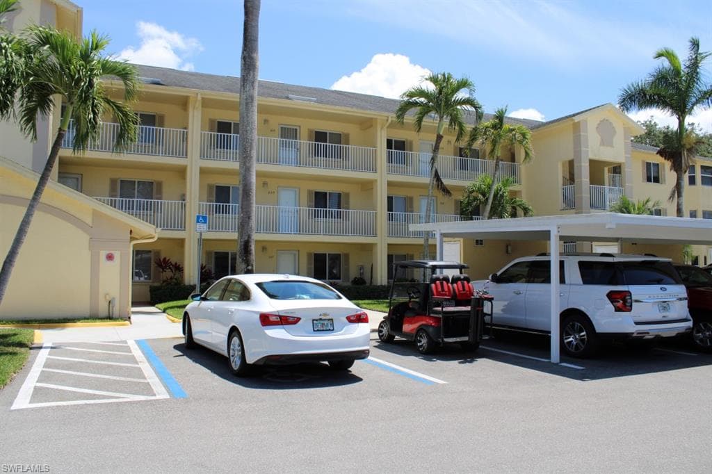 20121 Ian CT 309 ESTERO, FL 33928
