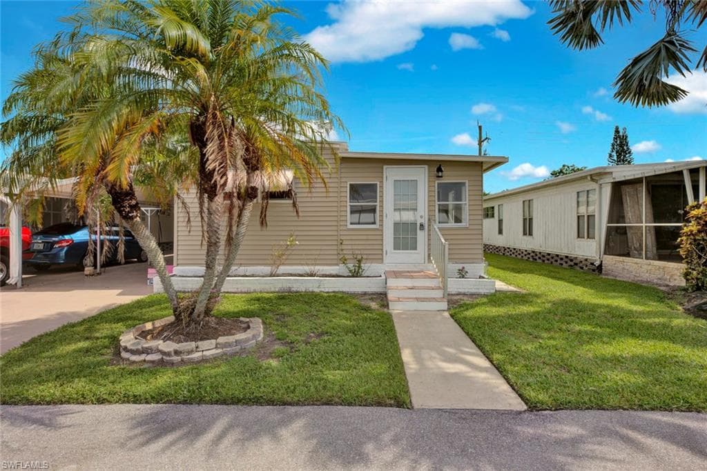 31 ENCHANTING BLVD E-31 NAPLES, FL 34112