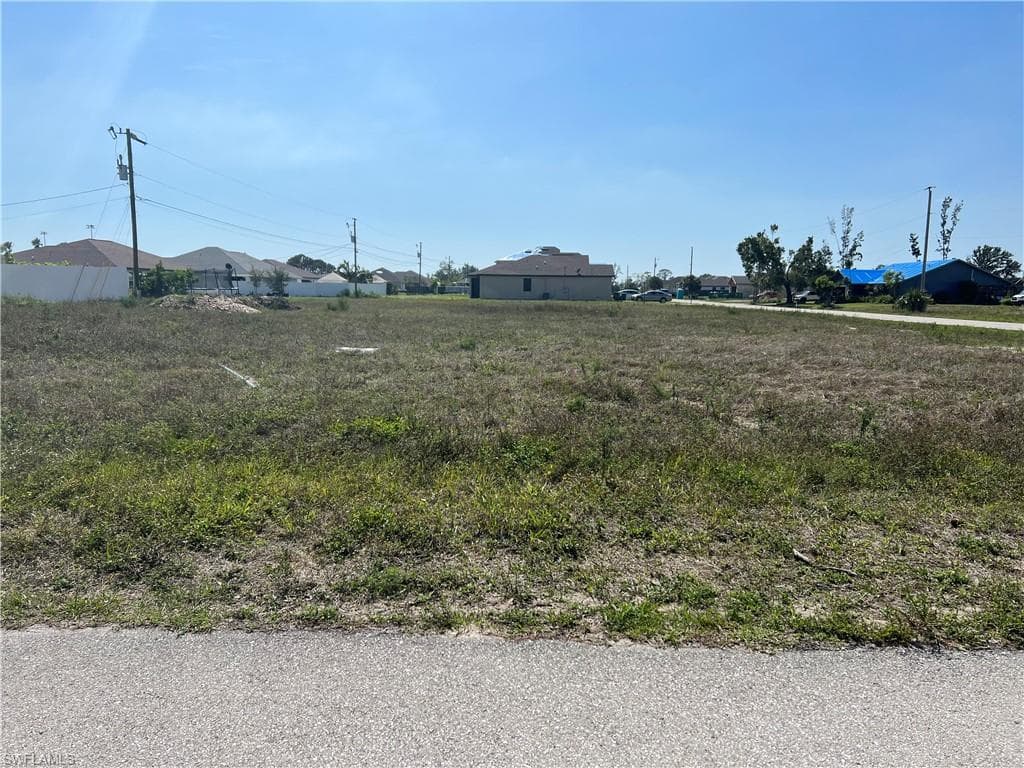 606 SW 13th ST CAPE CORAL, FL 33991