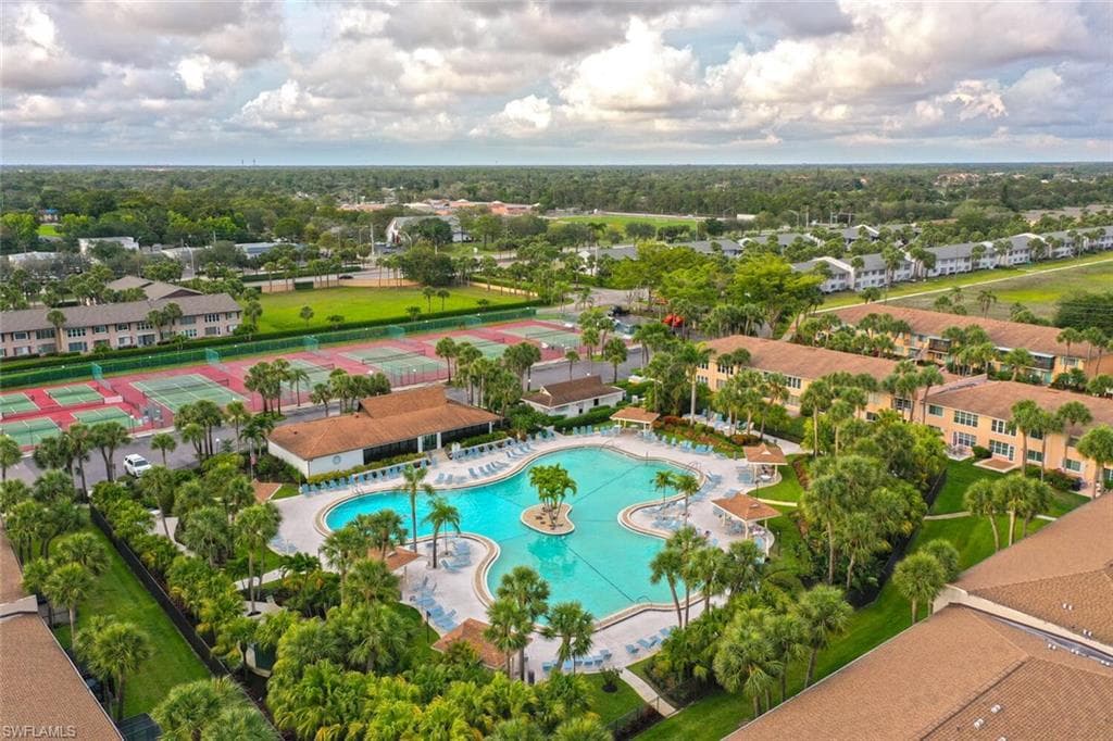 4090 Looking Glass LN 7 NAPLES, FL 34112