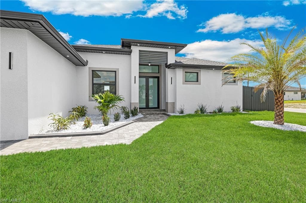 522 NE 6th TER CAPE CORAL, FL 33909