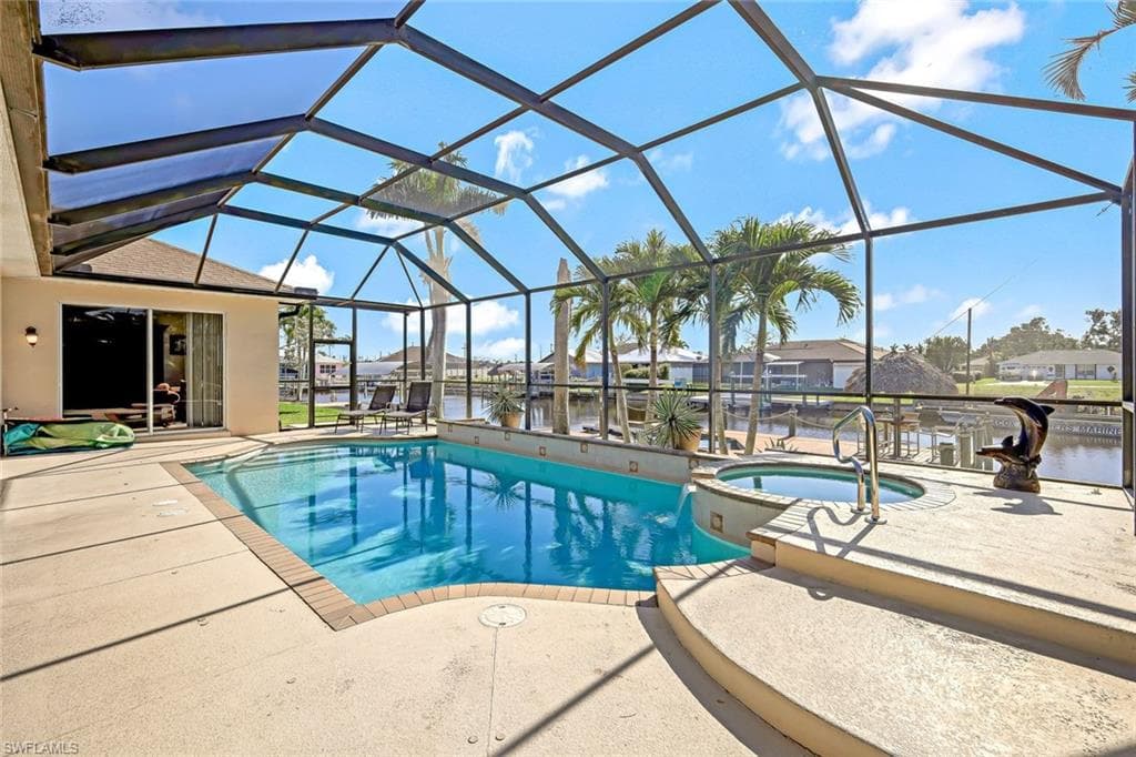 2230 SE 19th PL CAPE CORAL, FL 33990