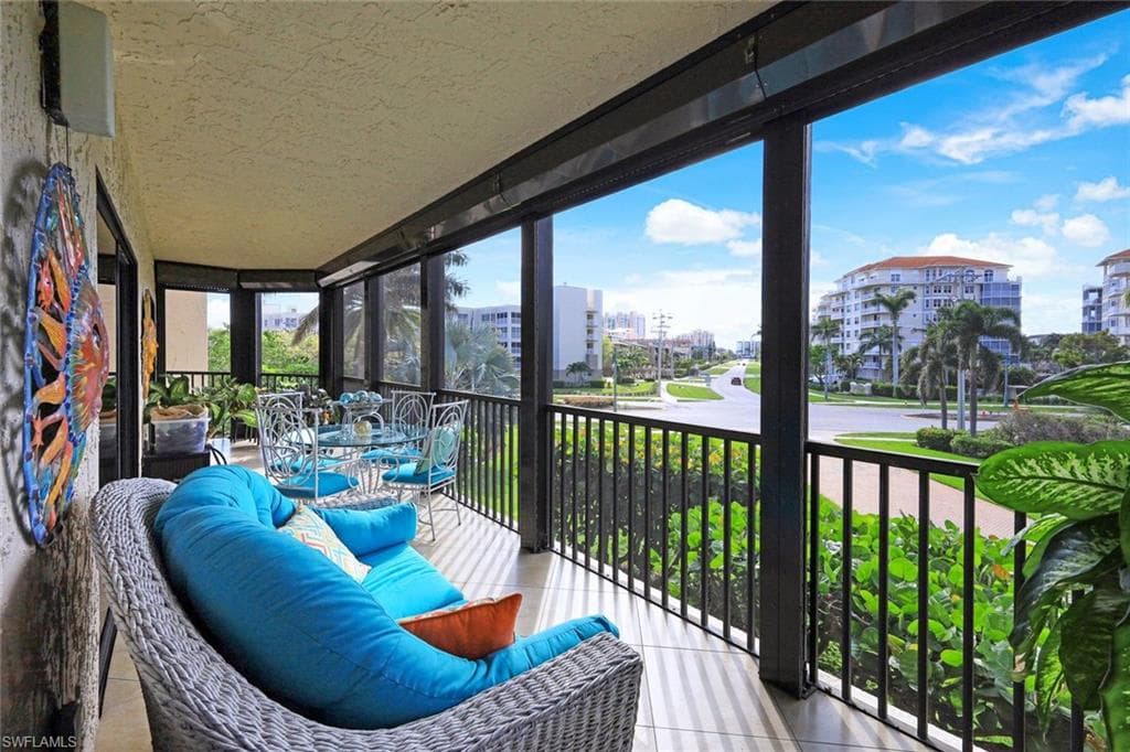 961 Collier CT 109 MARCO ISLAND, FL 34145