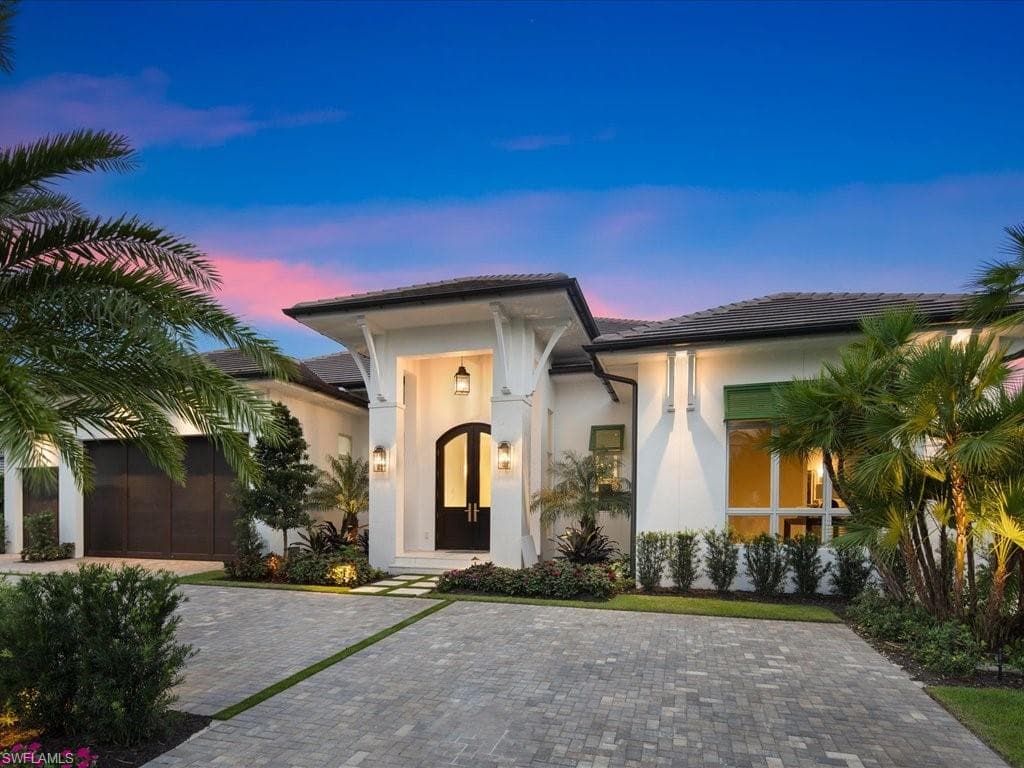620 Binnacle DR NAPLES, FL 34103