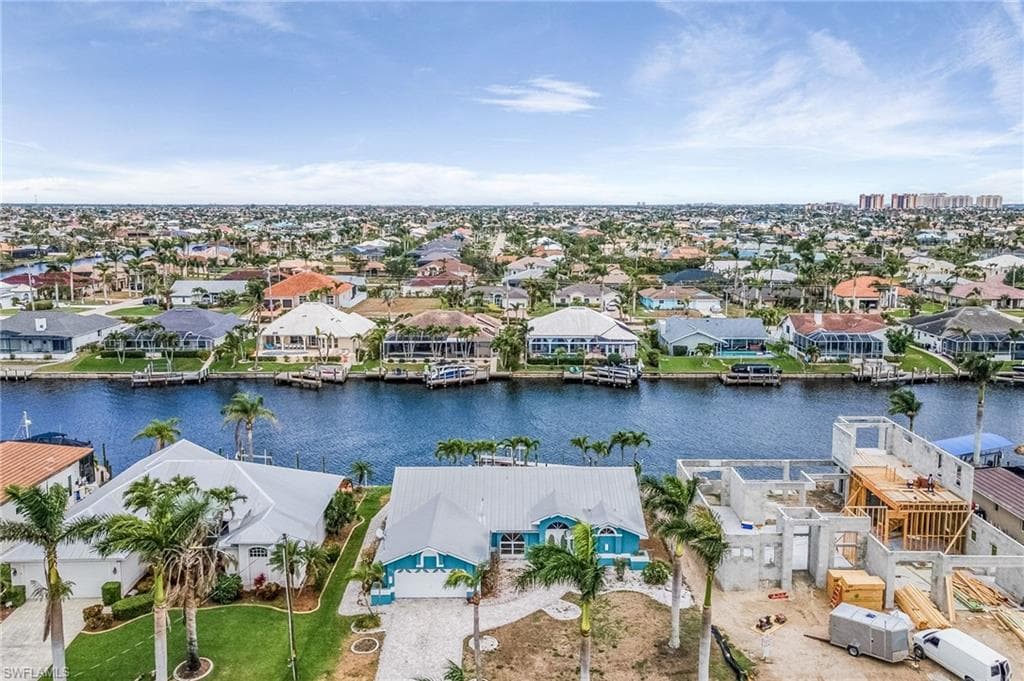 5215 SW 28th PL CAPE CORAL, FL 33914