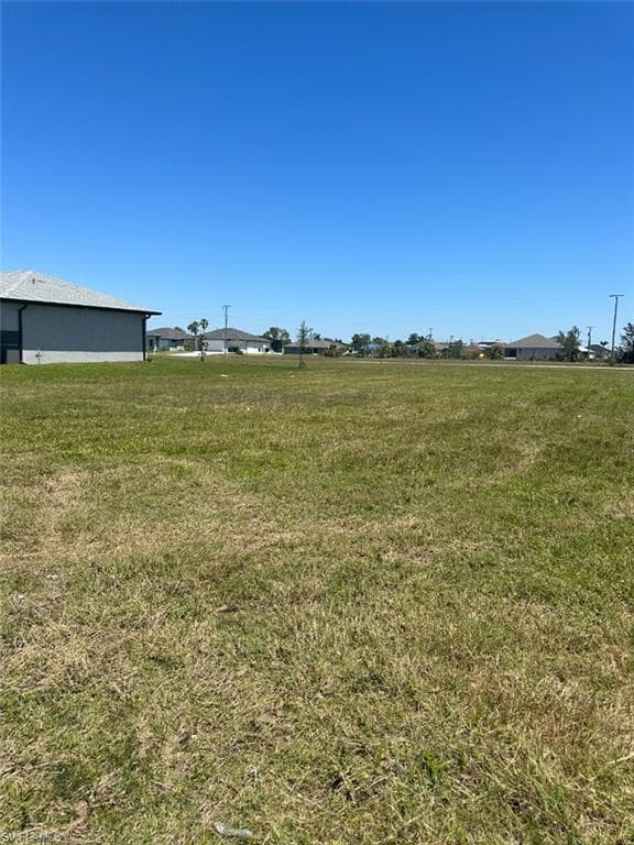 347 31st PL CAPE CORAL, FL 33991