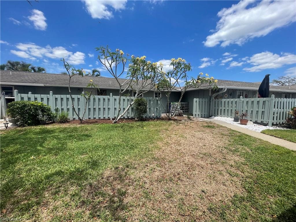 4261 Island CIR 6 FORT MYERS, FL 33919