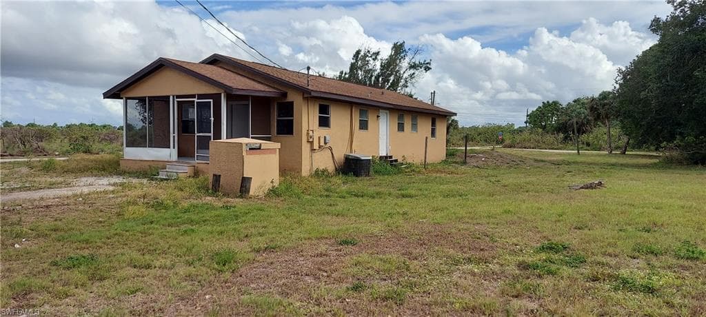 23240 Avenue B ALVA, FL 33920