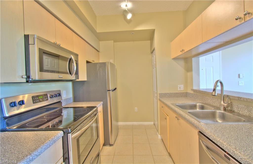 1210 Reserve WAY 9-303 NAPLES, FL 34105