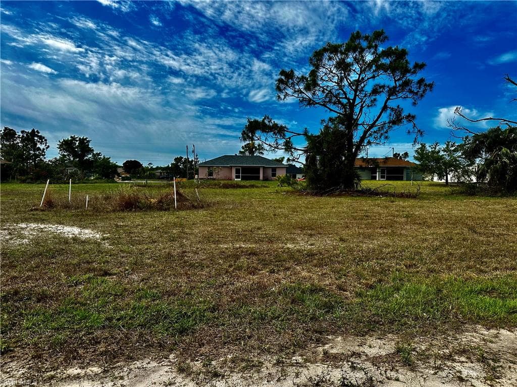 2212 NE 35th ST CAPE CORAL, FL 33909