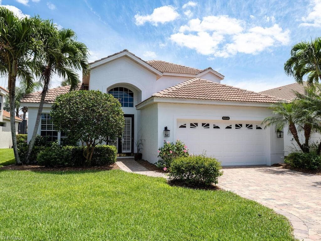 8846 Ventura DR NAPLES, FL 34109