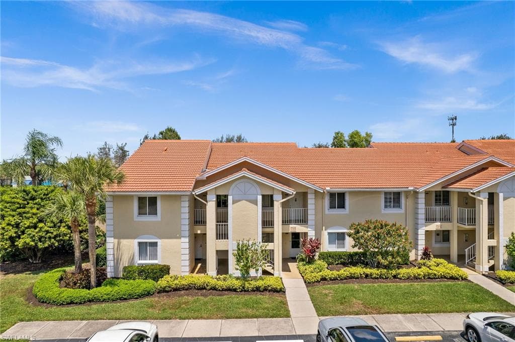 7785 Esmeralda WAY M-101 NAPLES, FL 34109