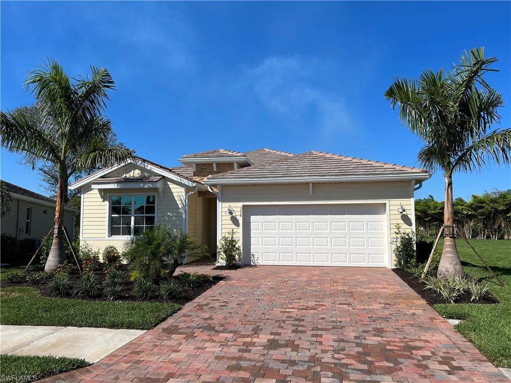 378 Deauville LOOP NAPLES, FL 34114