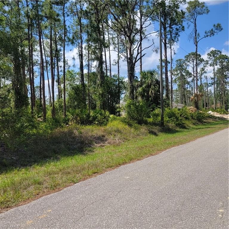 811 Irving AVE LEHIGH ACRES, FL 33972