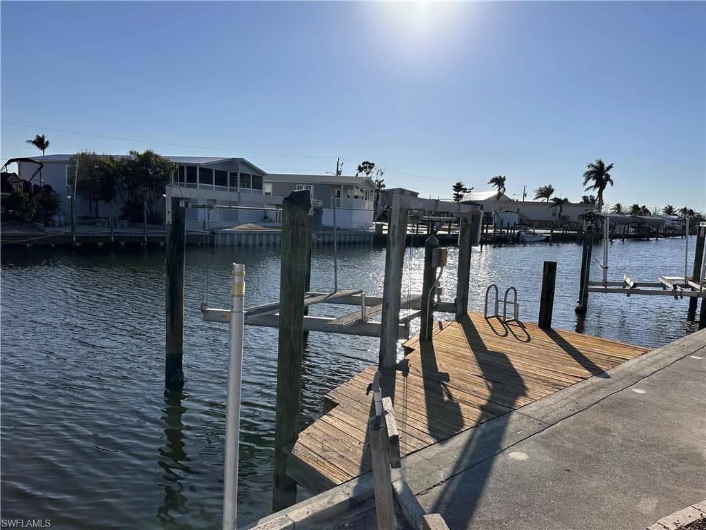 3823 Dewberry LN ST. JAMES CITY, FL 33956