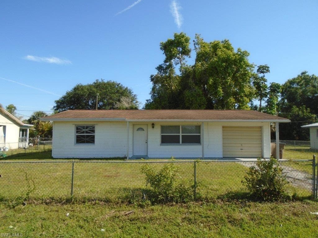 13233 Caribbean BLVD FORT MYERS, FL 33905