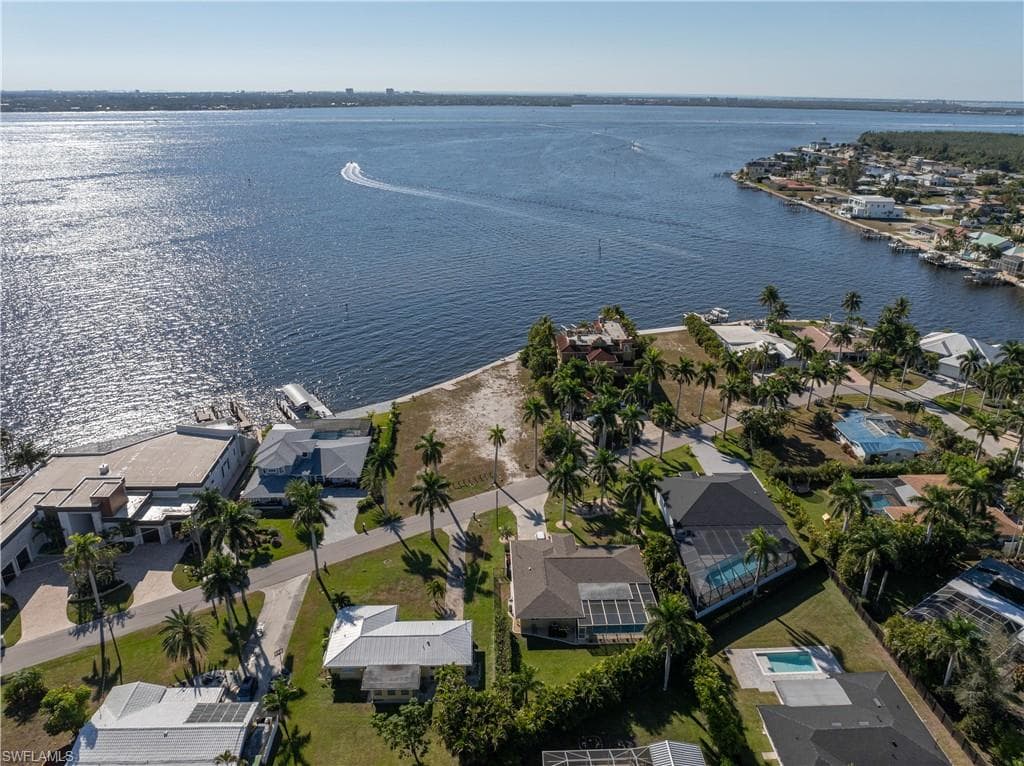 238 Bayshore DR CAPE CORAL, FL 33904