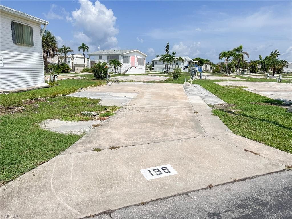 19681 Summerlin RD 189 FORT MYERS, FL 33908