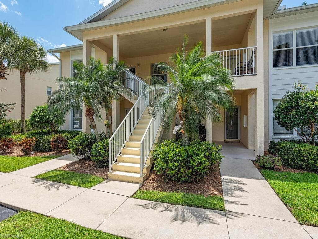 1240 Sarah Jean CIR M-201 NAPLES, FL 34110