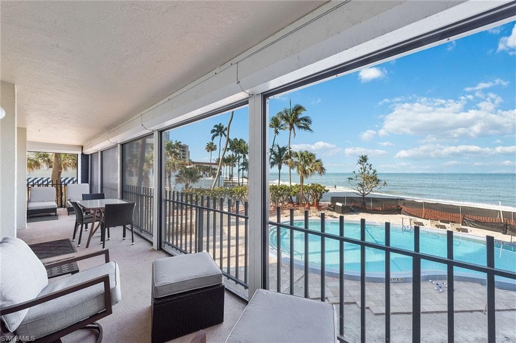 3399 Gulf Shore BLVD N 207 NAPLES, FL 34103