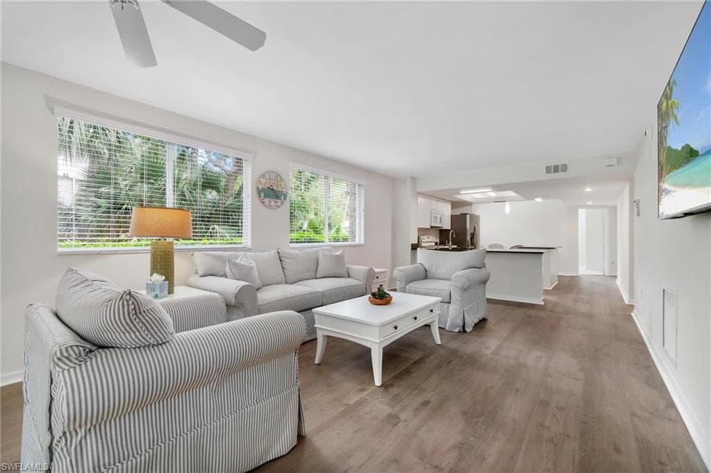 285 Naples Cove DR 1106 NAPLES, FL 34110