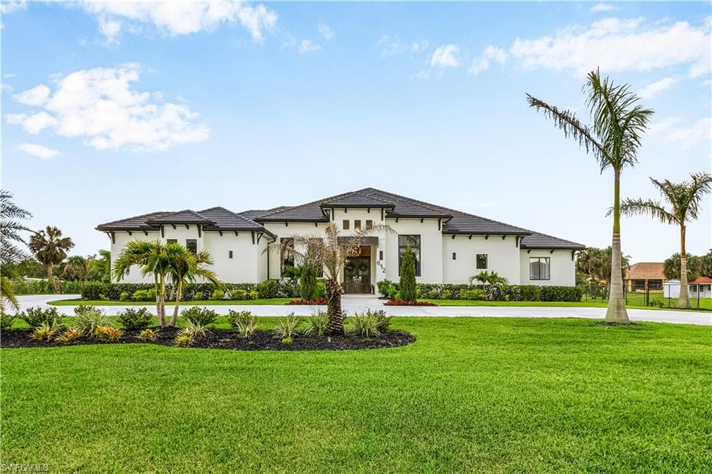 612 Poinsettia AVE LEHIGH ACRES, FL 33972