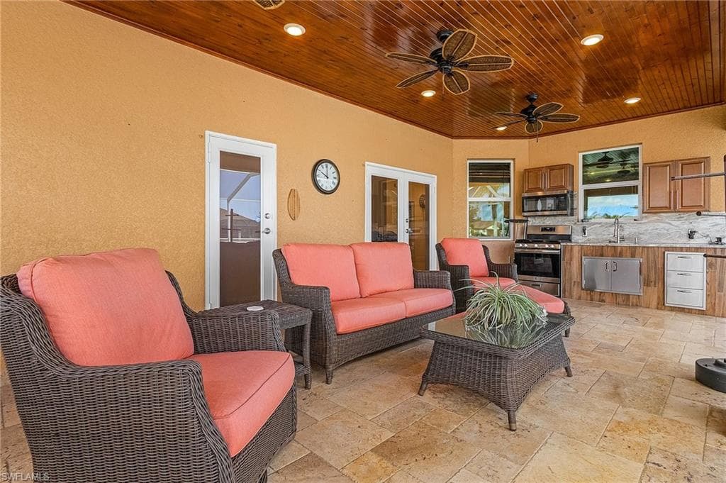 134 SE 5th AVE CAPE CORAL, FL 33990
