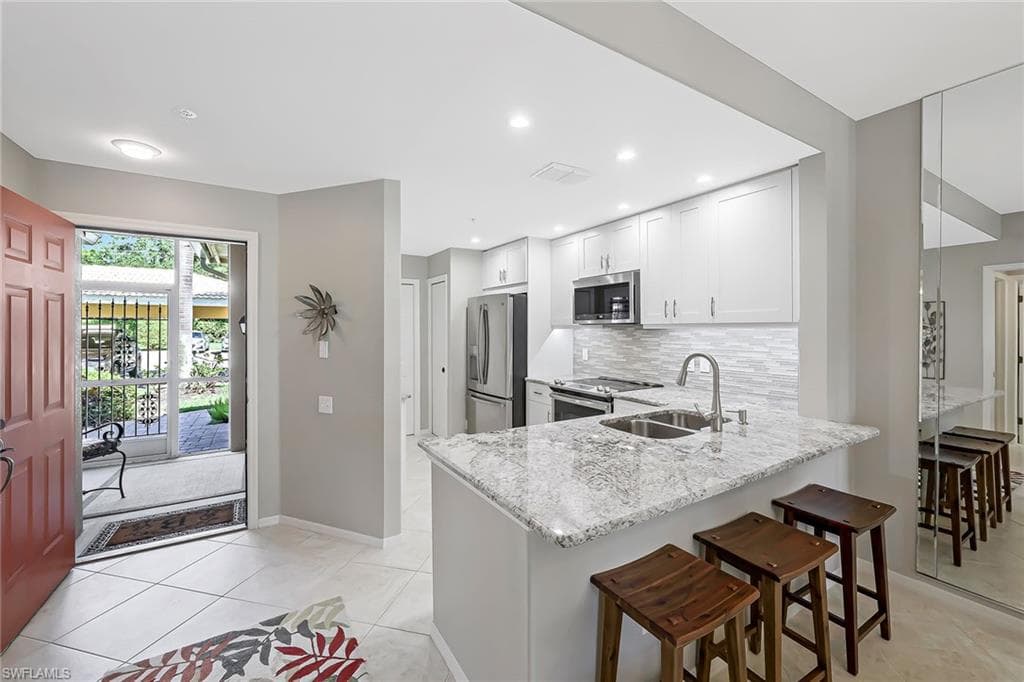 28080 Cavendish CT 2004 BONITA SPRINGS, FL 34135