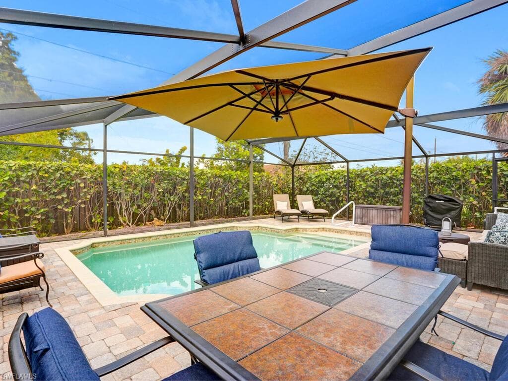 749 105th AVE N NAPLES, FL 34108