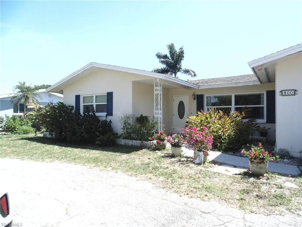 800 Entrada DR N FORT MYERS, FL 33919