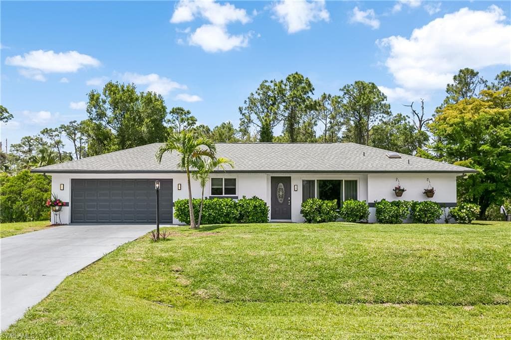 421 5th AVE LEHIGH ACRES, FL 33972