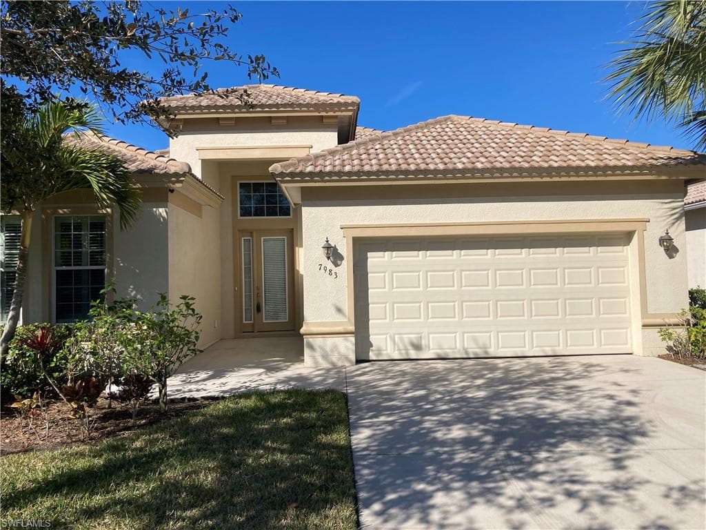 7983 Princeton DR NAPLES, FL 34104