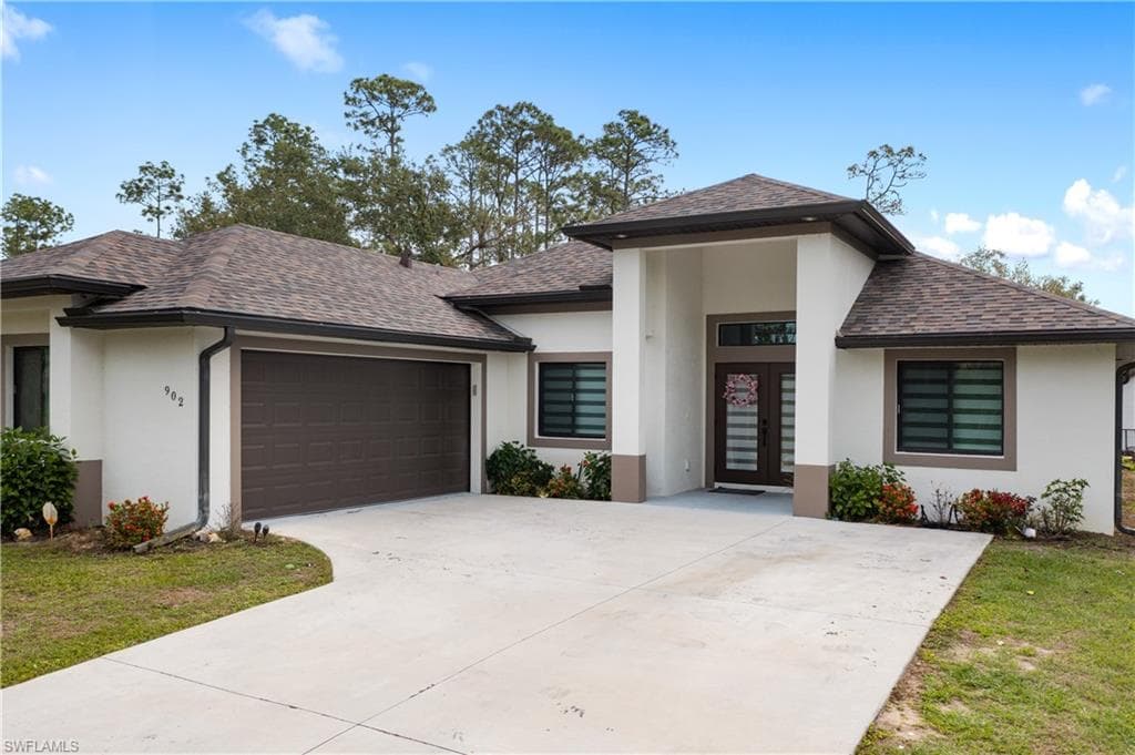 902 Edison AVE LEHIGH ACRES, FL 33972