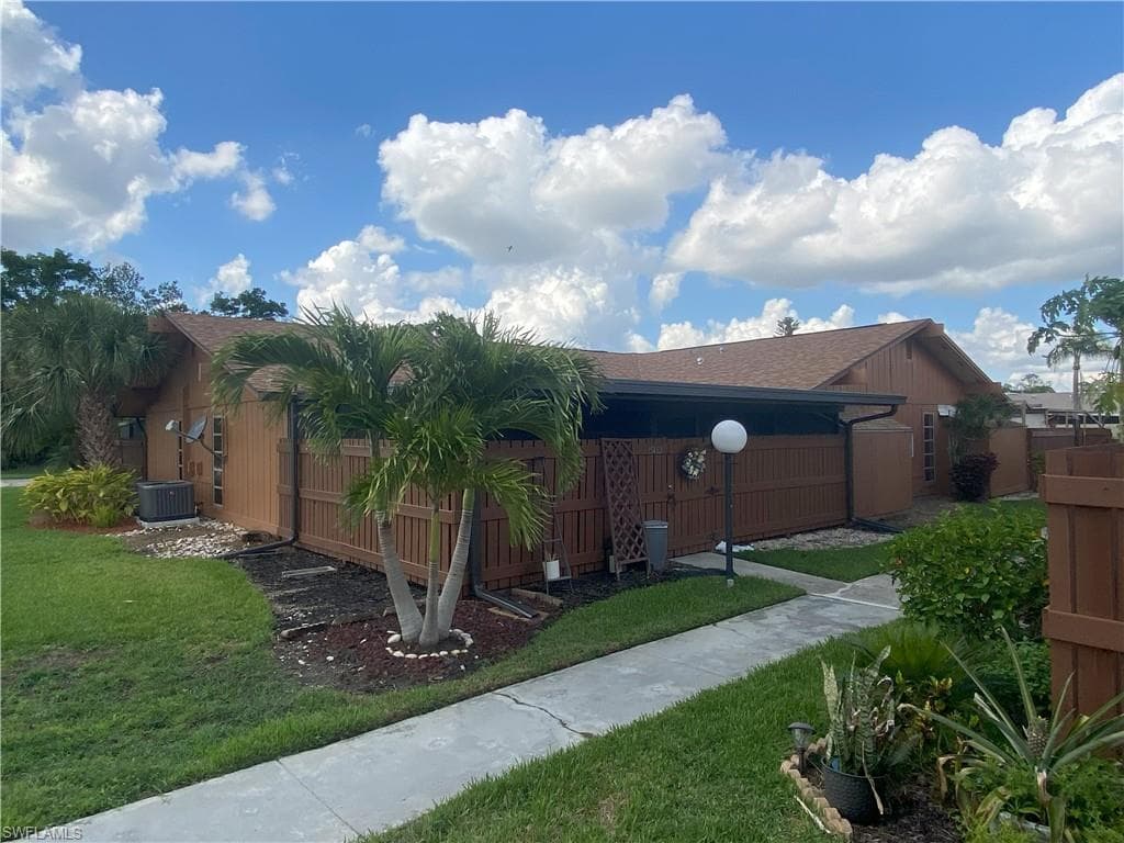 15482 Crystal Lake DR NORTH FORT MYERS, FL 33917