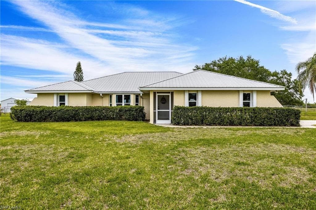 1367 Frontier CIR LABELLE, FL 33935