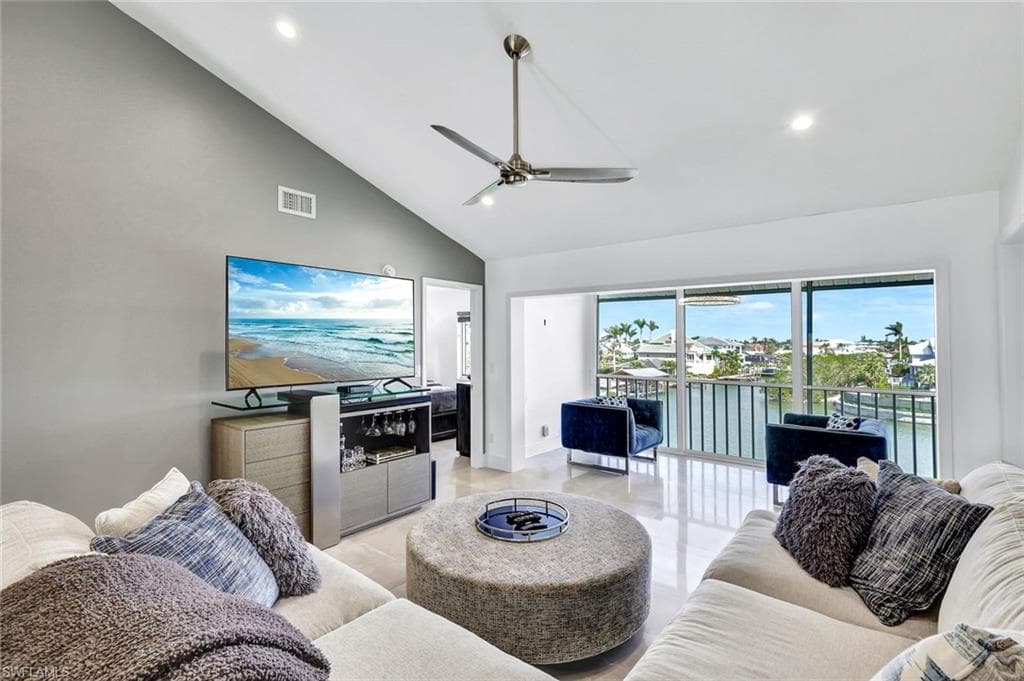 10684 Gulf Shore DR #B-301 NAPLES, FL 34108