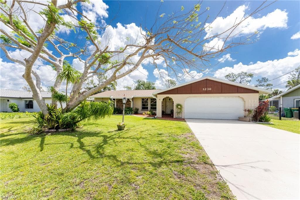 1236 Hinton ST PORT CHARLOTTE, FL 33952