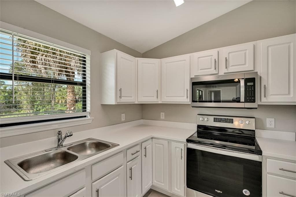 3206 53rd ST W LEHIGH ACRES, FL 33971