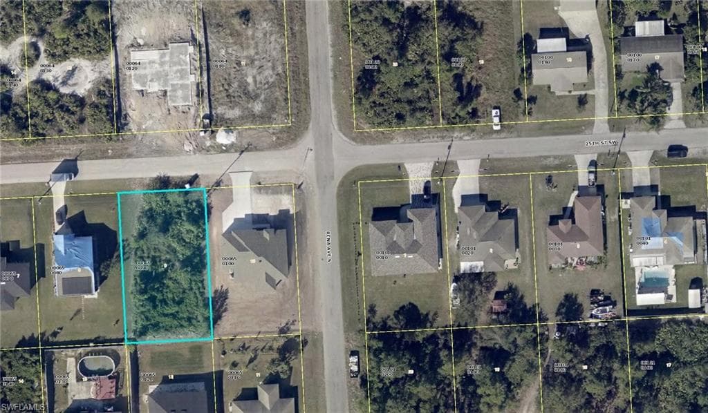 3303 25TH ST SW LEHIGH ACRES, FL 33976