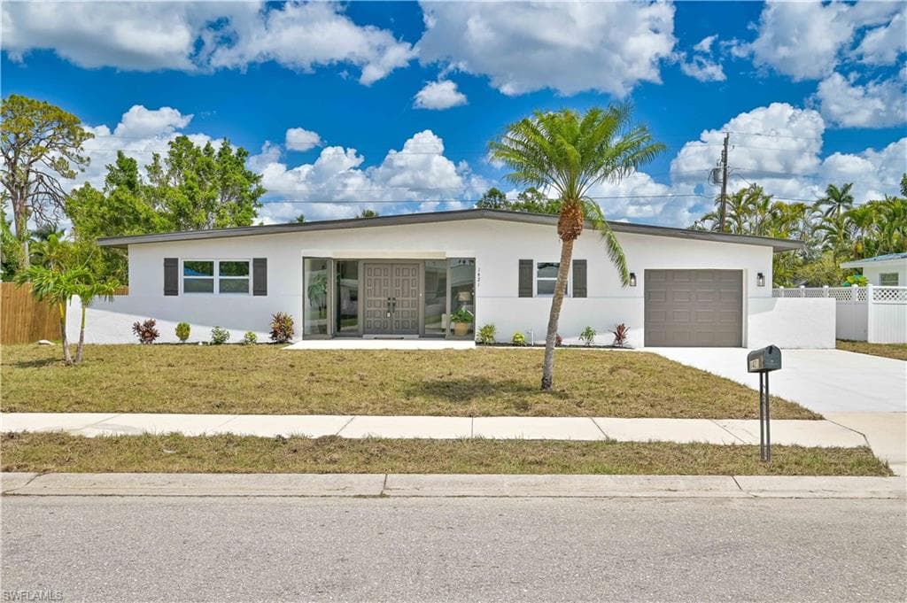 1421 Moreno AVE FORT MYERS, FL 33901