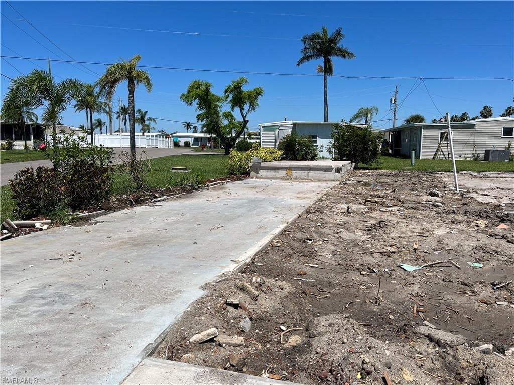 122 Shoreland DR FORT MYERS, FL 33905