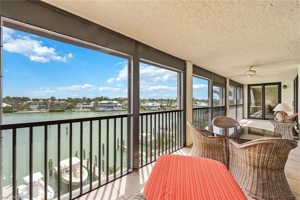 2400 Gulf Shore BLVD N 404 NAPLES, FL 34103