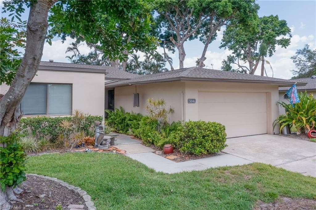5846 Wild Fig LN FORT MYERS, FL 33919