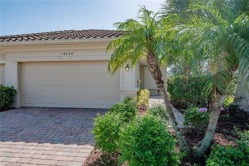 14528 Grapevine DR NAPLES, FL 34114
