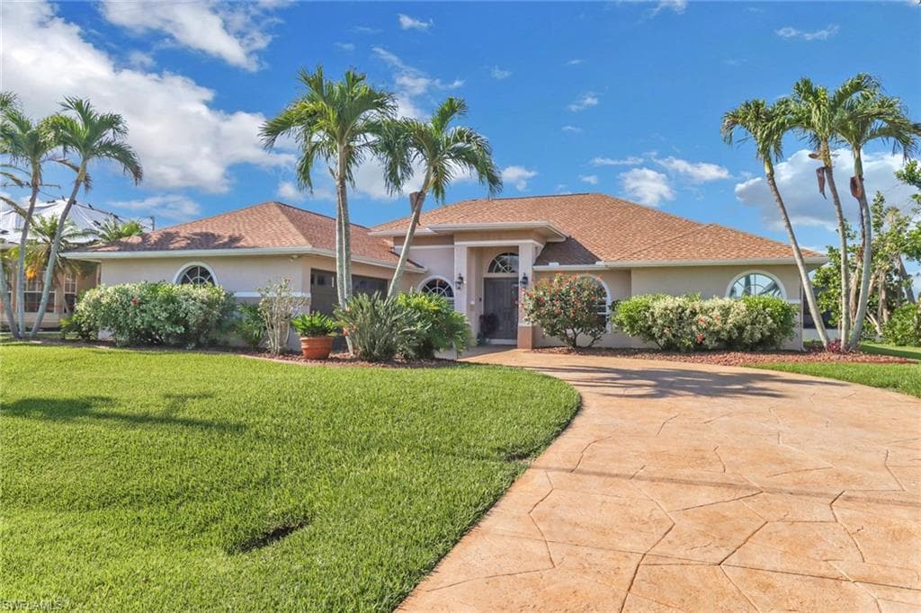 2810 SW 39th ST CAPE CORAL, FL 33914