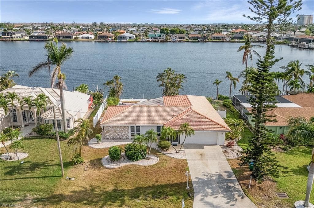 706 SW 52nd ST CAPE CORAL, FL 33914