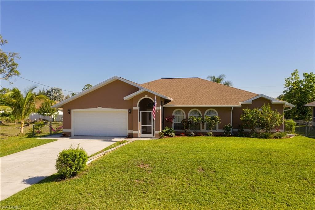 2607 9th ST W LEHIGH ACRES, FL 33971