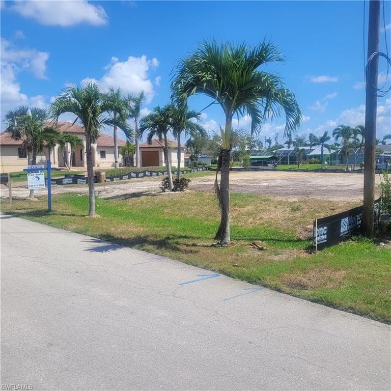 5215 Sarasota CT CAPE CORAL, FL 33904