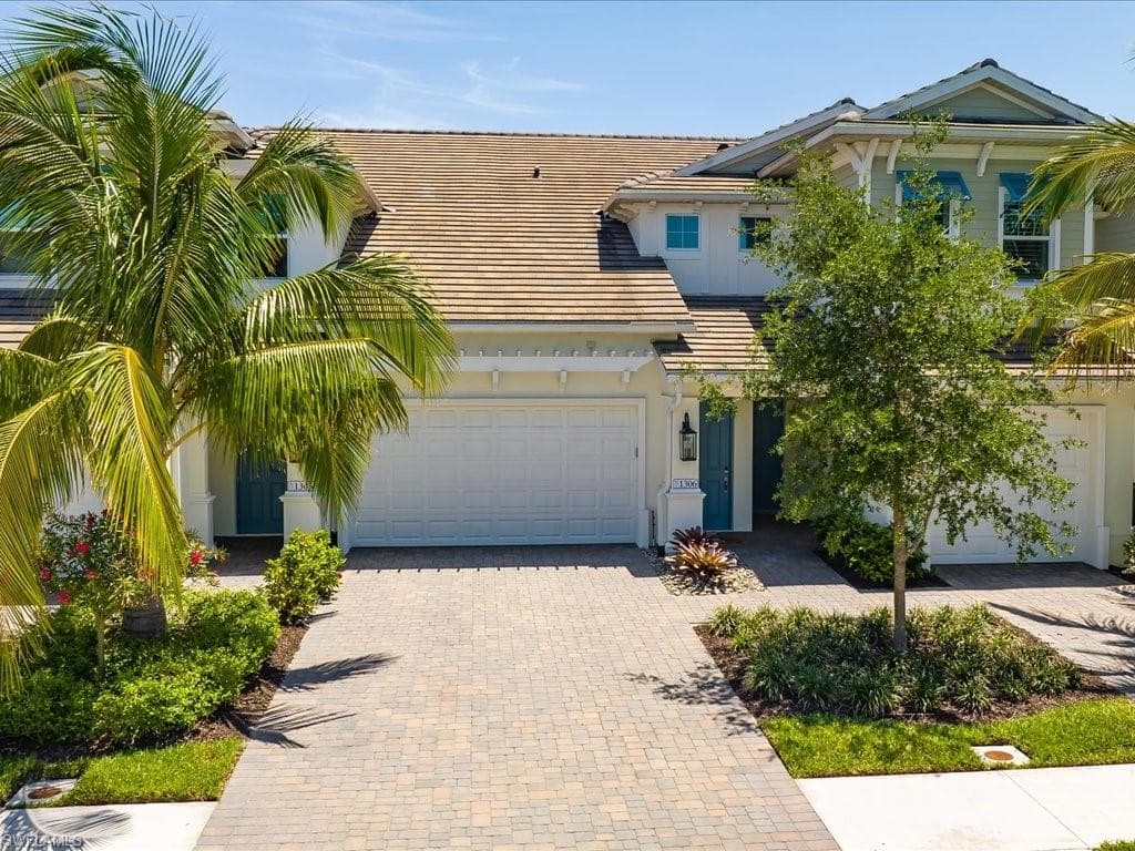 2304 Sawyers Hill RD 1306 NAPLES, FL 34120